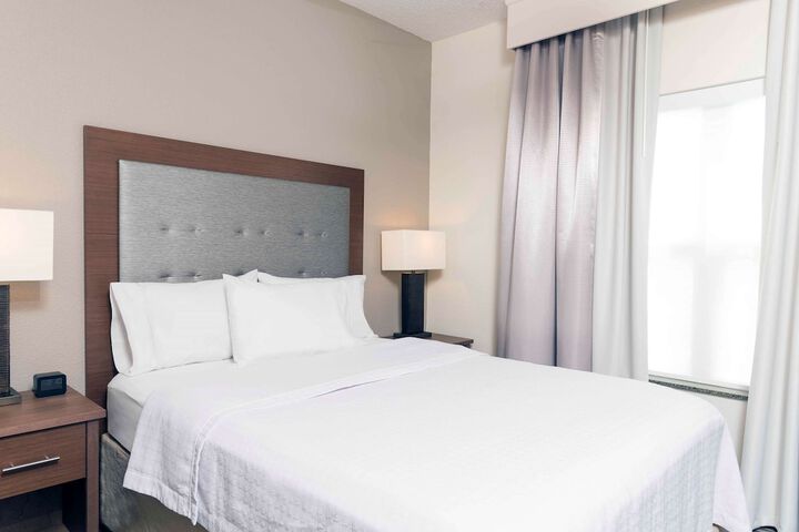 Homewood Suites by Hilton Indianapolis-Airport / Plainfield