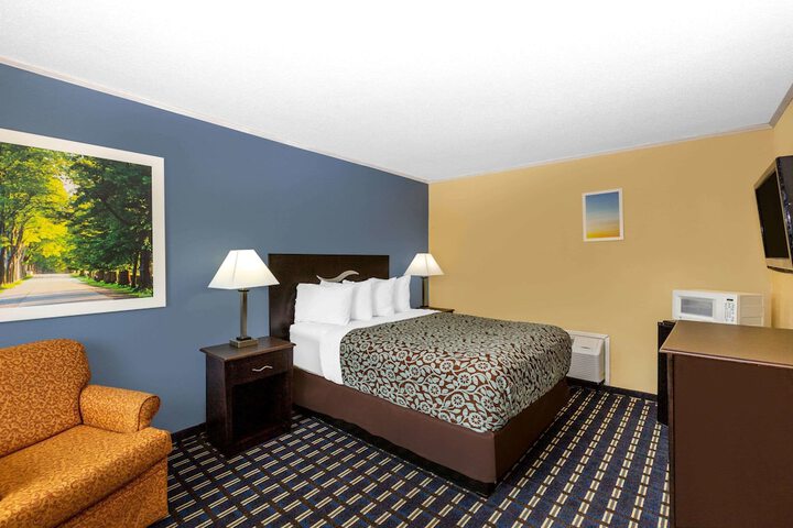 Room 16 of 49