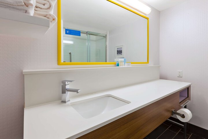 Room 6 of 22