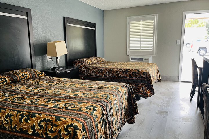 Town House Motel