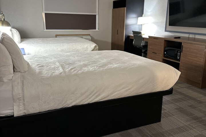 Room 32 of 72