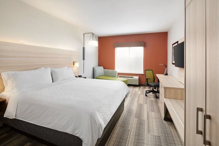 Room 17 of 32