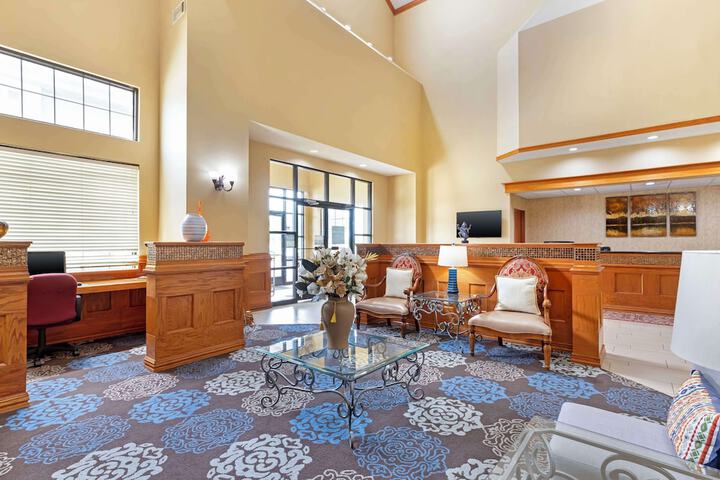 Hotel Interior 6 of 31