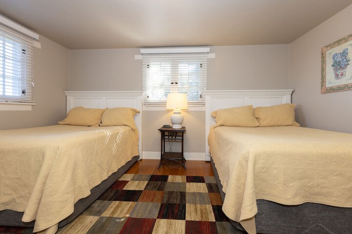 Room 142 of 192