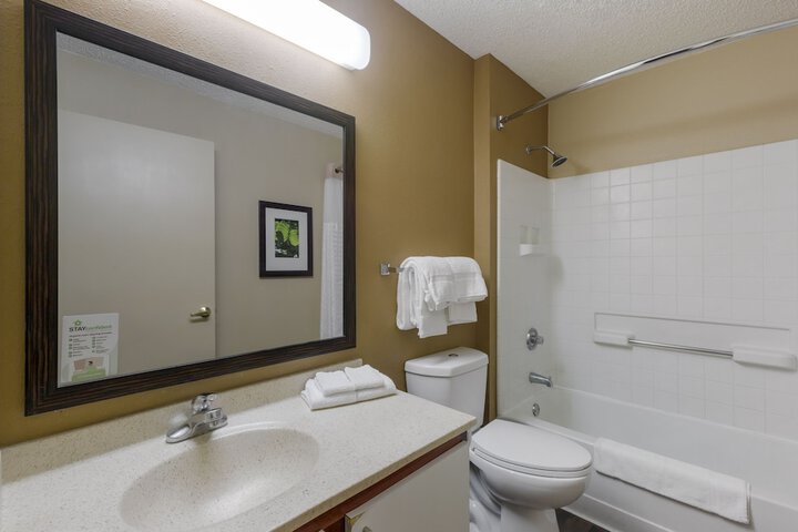 Room 17 of 32