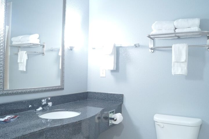 Room 10 of 21