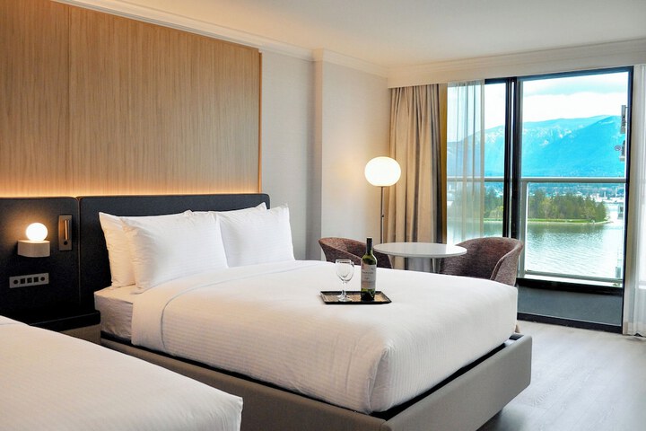 Pinnacle Hotel Harbourfront