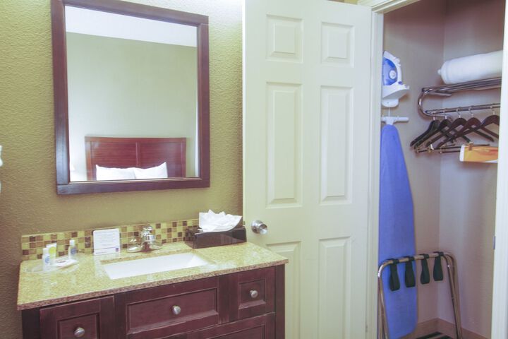 Room 17 of 51