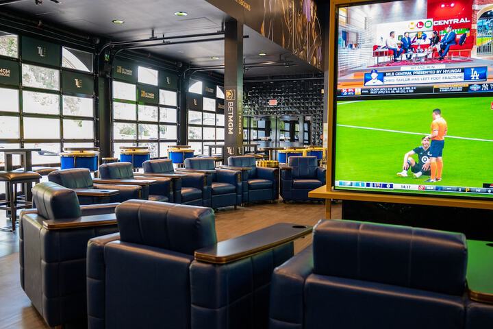 Entertainment 61 of 68