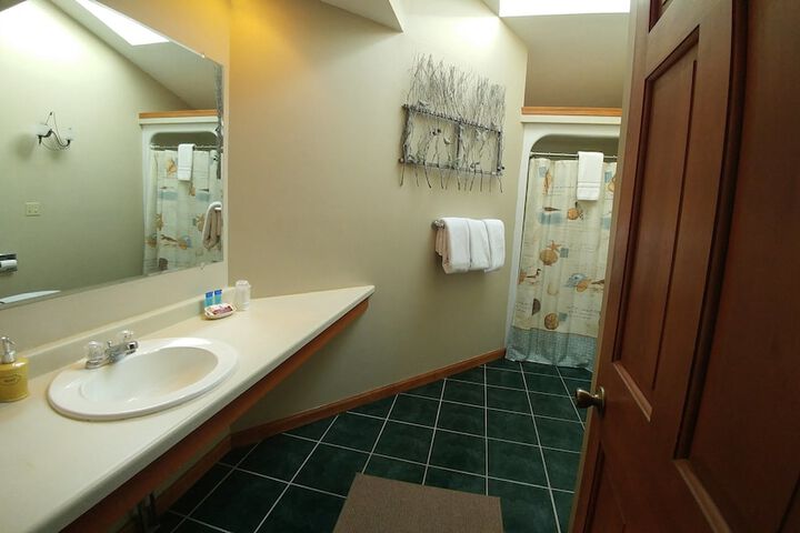 Room 49 of 128