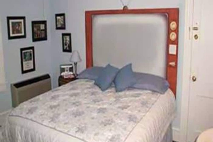Room 13 of 77