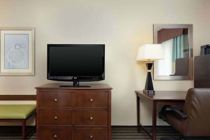 Room 10 of 33