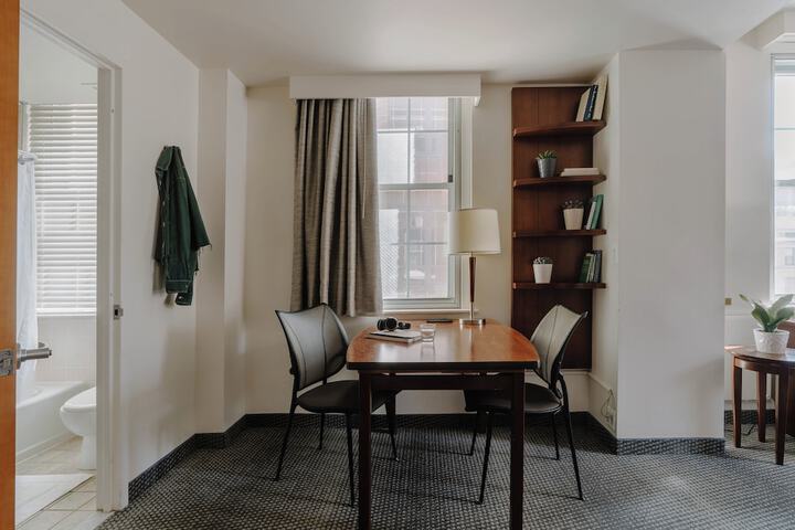 Room 19 of 38