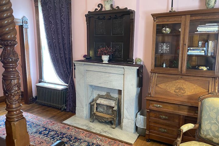 Vineyard Mansion & Carriage House Bed & Breakfast