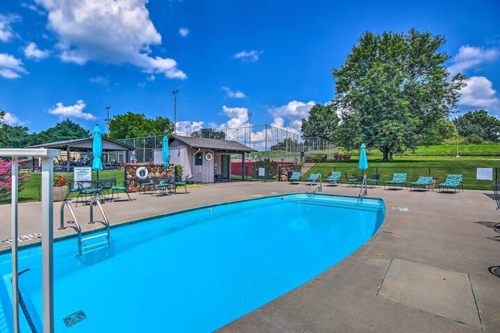 Pool Access: Condo w / Patio in Afton