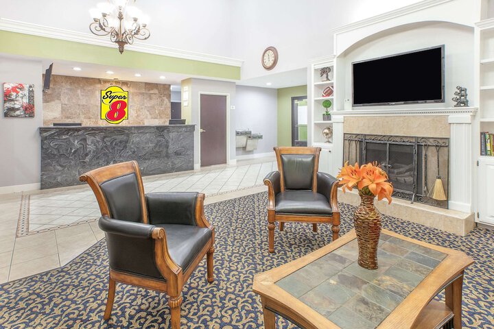 Super 8 by Wyndham Lowell / Bentonville/Rogers Area