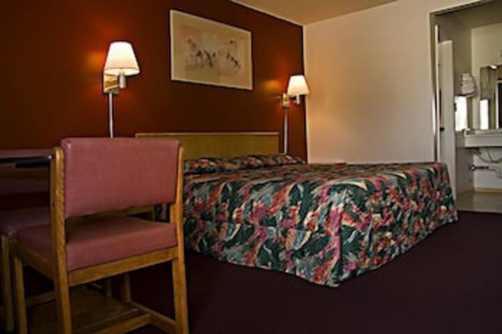 Room 16 of 18