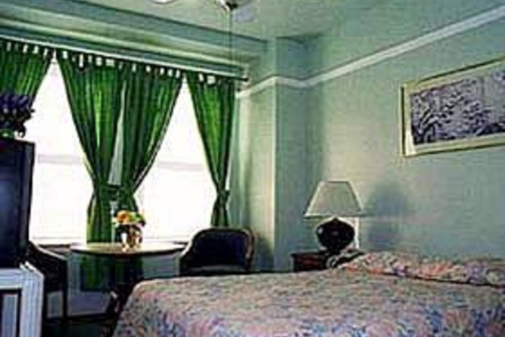 Dakota Hotel