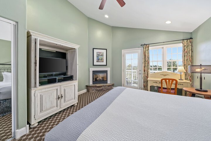 Cambria Pines Lodge
