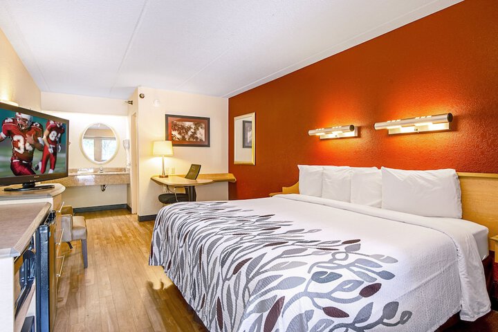 Room 13 of 30