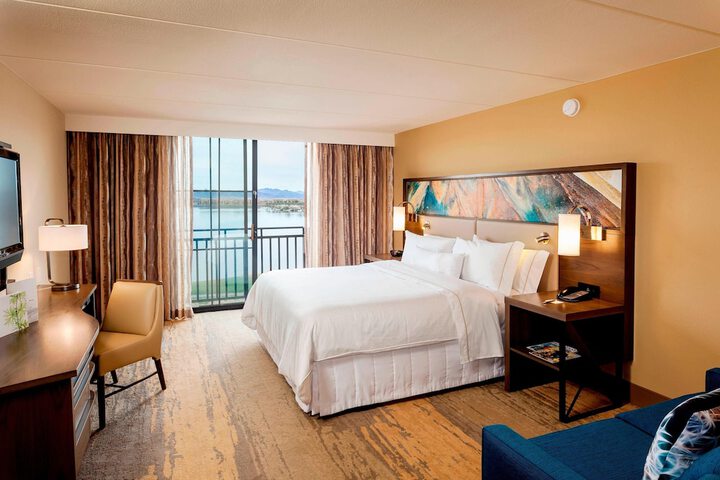 Room 32 of 80