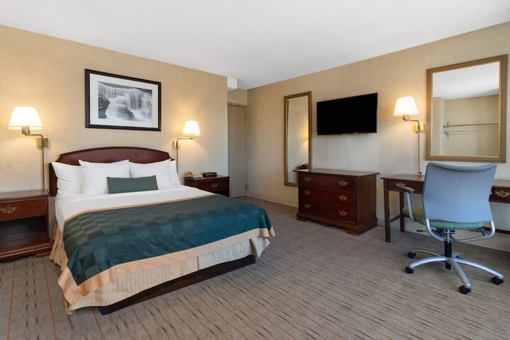 Ramada by Wyndham Reno Hotel and Casino