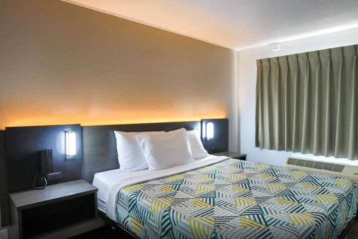 Room 20 of 36