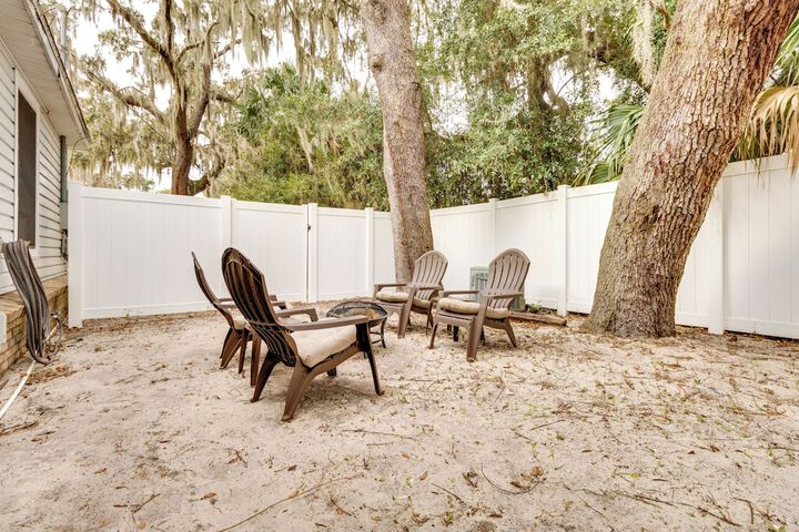 Mt Dora Couples Retreat w / Shared Pool!