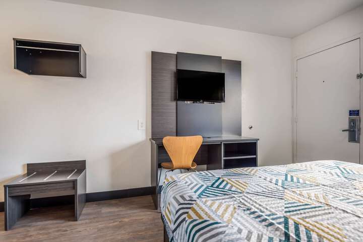 Room 28 of 34