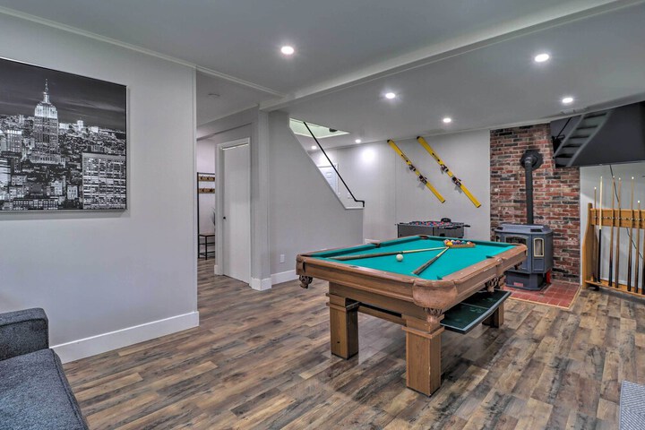 6 Mi to Camelback Slopes! Home w / Game Room