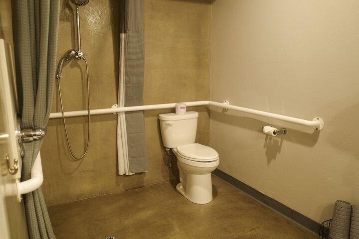 Room 32 of 41