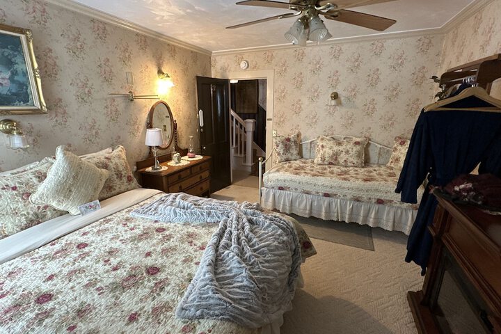 Room 37 of 74