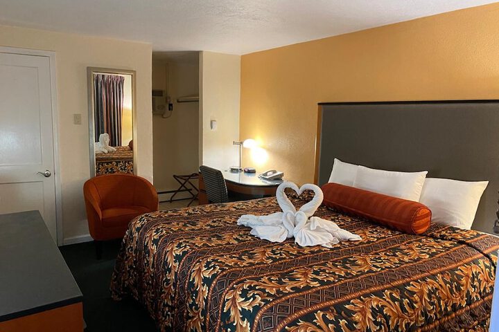 Room 28 of 49