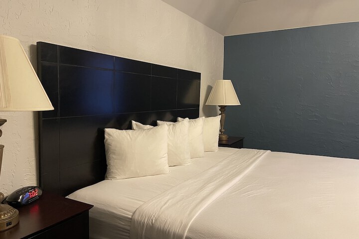 Chateau Hotel and Conference Center