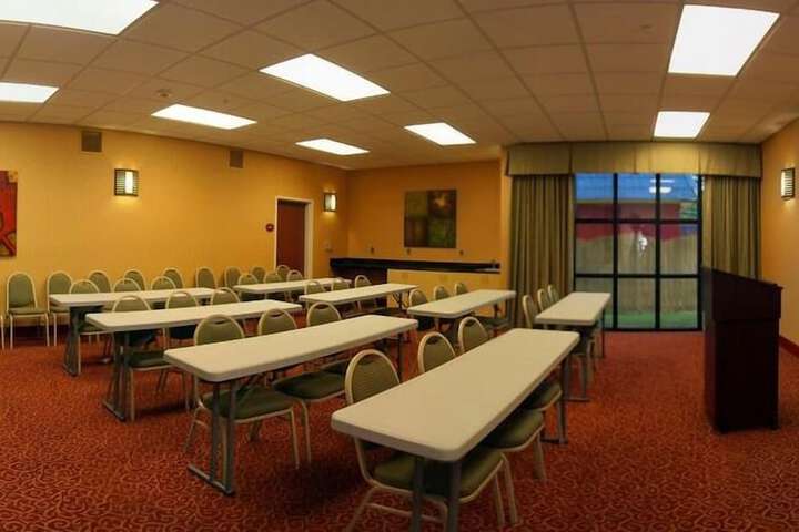 Comfort Suites