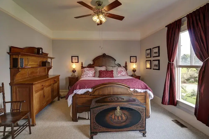Blue Goose Inn B & B