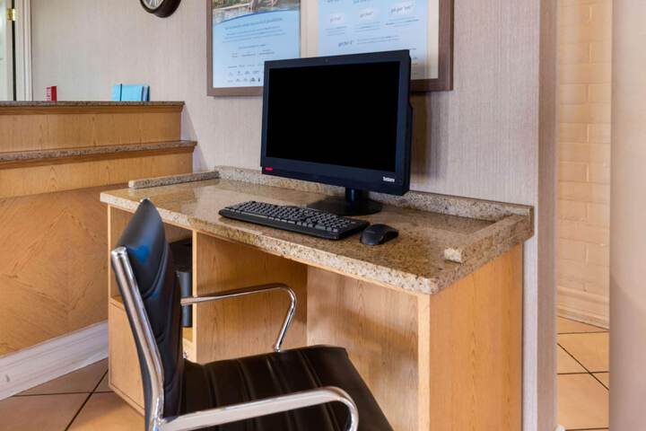 Business Center 48 of 49