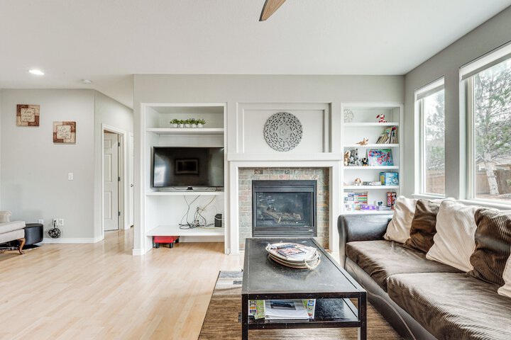 Fenced Yard & Trail Access: Dog-friendly Erie Home