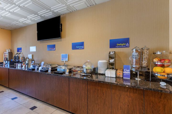 Breakfast/Coffee Service 25 of 28