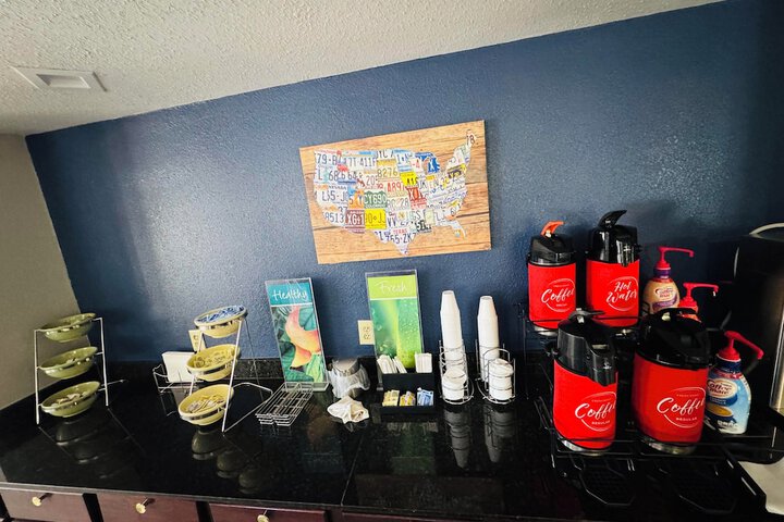 Hotel 4 of 25