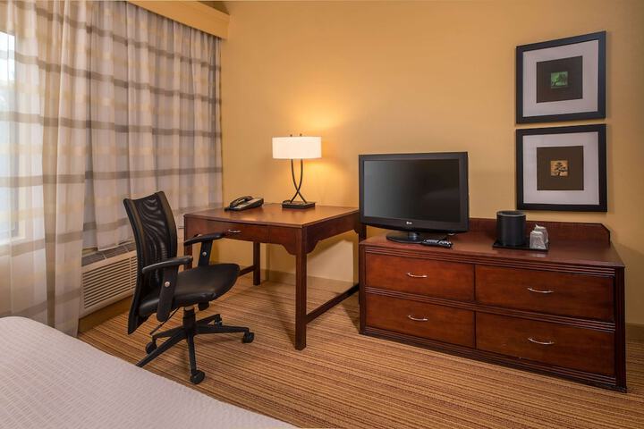 Room 11 of 23