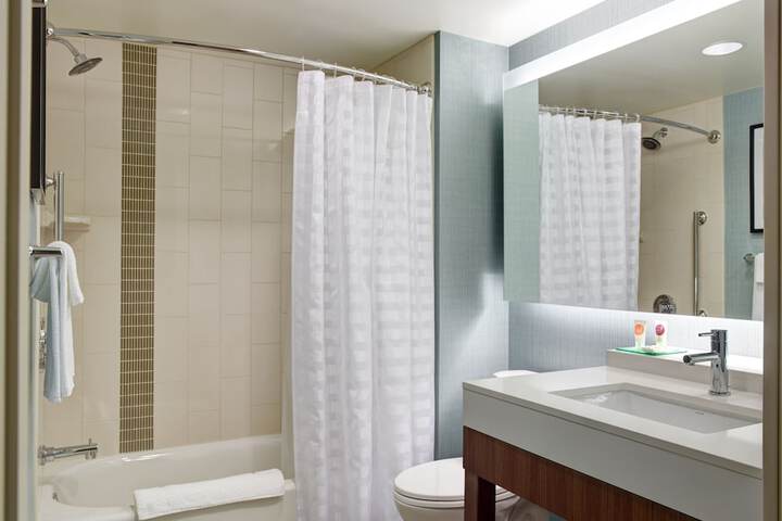 Hyatt Place Arlington / Courthouse Plaza