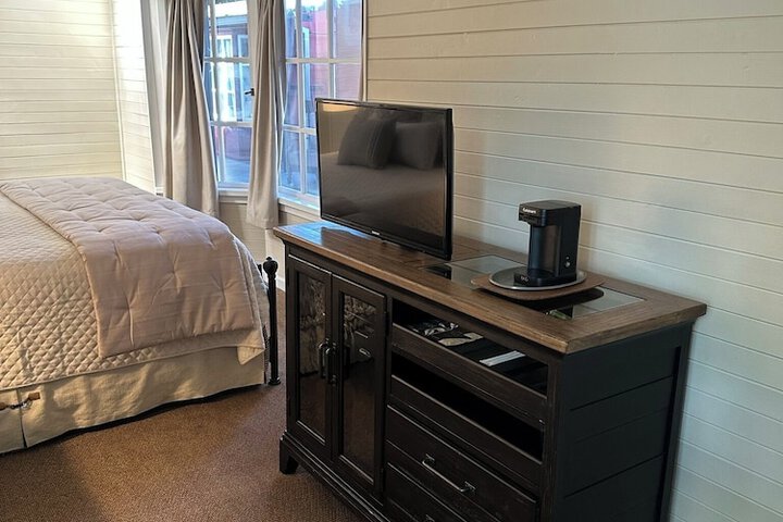 Room 9 of 14