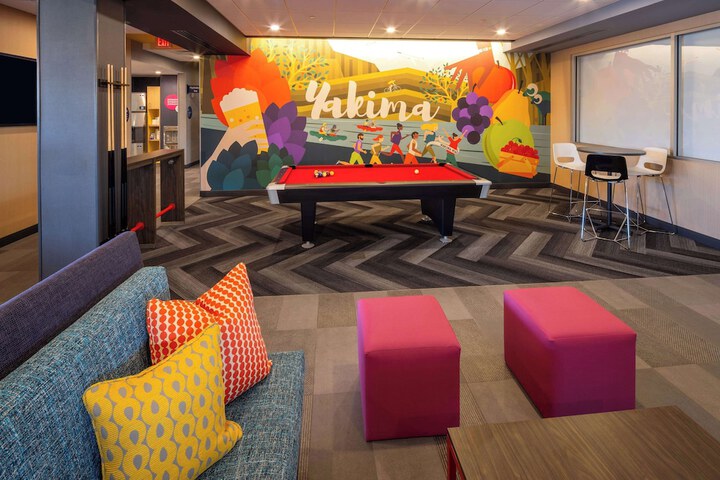 Hotel Interior 5 of 37