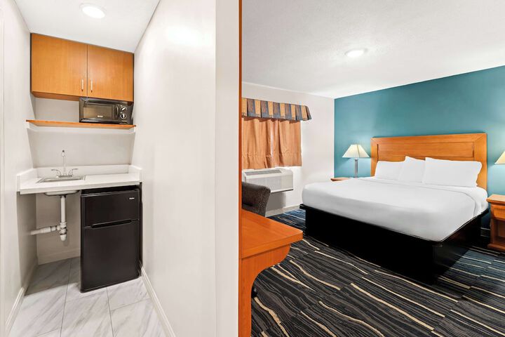 Room 17 of 24