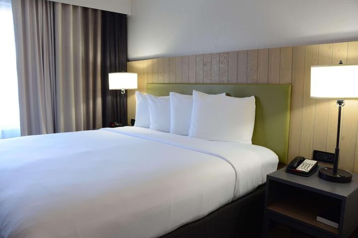 Country Inn & Suites by Radisson Buford at Mall of Georgia, GA