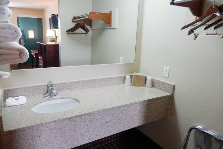 Studio 6 Suites Clarion PA