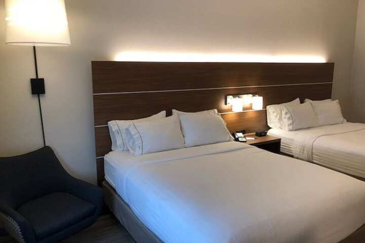 Room 14 of 33