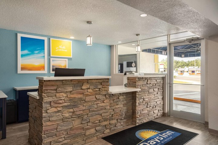 Days Inn by Wyndham Apopka / Orlando