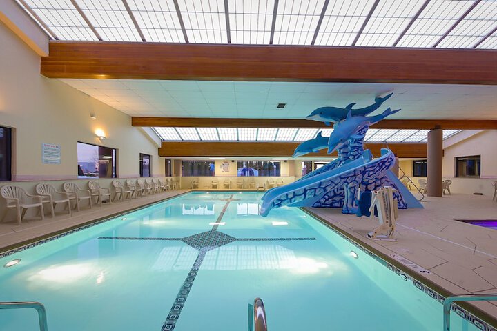 Grand Marquis Waterpark Hotel & Suites